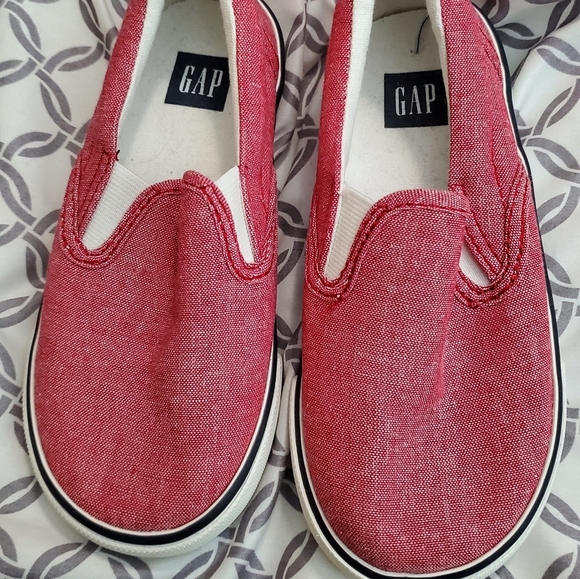 Gap Kids-Brand new red slip on sneakers - Picture 1 of 3